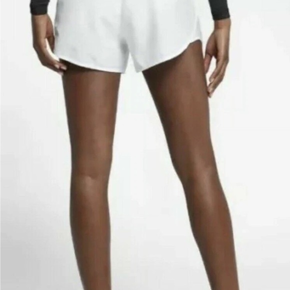 NEW Nike Women's Tempo Modern Embossed 4" WHITE Running Shorts AJ4713-100 L - Picture 3 of 9